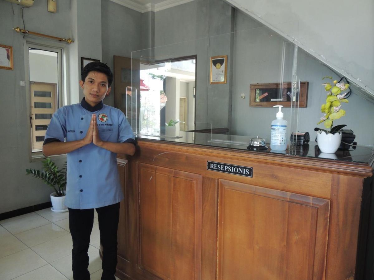 Hotel Sejahtera Kebumen Экстерьер фото